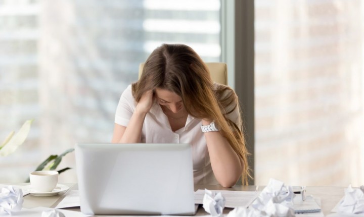 O home office pode causar queda de cabelos? 