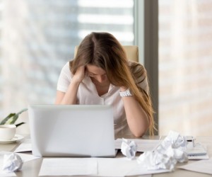 O home office pode causar queda de cabelos? 