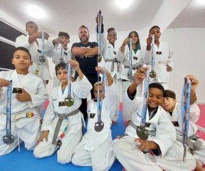 Estudantes da Capital sobem ao pódio em torneio de Taekwondo