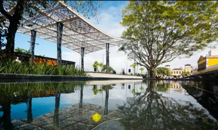 Empresa adota praça do Largo da Alfândega. Reabertura será neste sábado,26