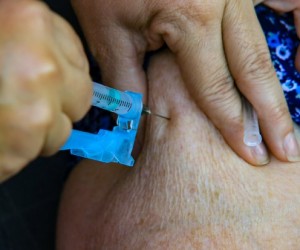 Idosos, adultos, adolescentes e crianças podem se a vacinar