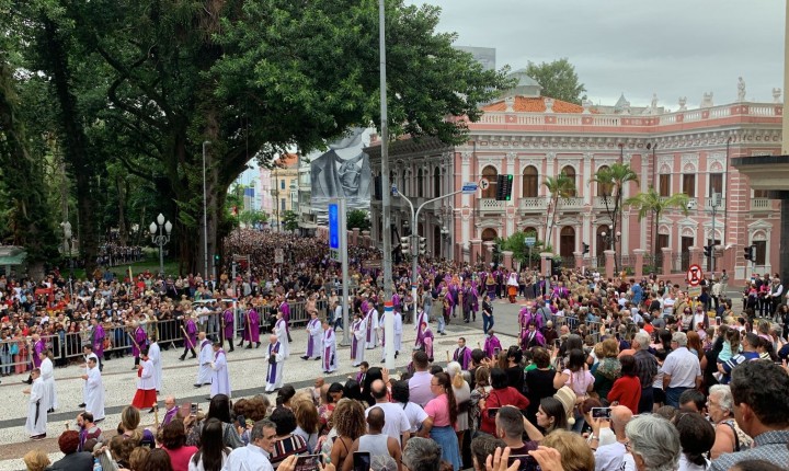 Um dia de glória ao Senhor dos Passos