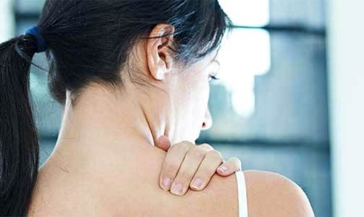 7 hábitos e posturas que prejudicam os ombros  