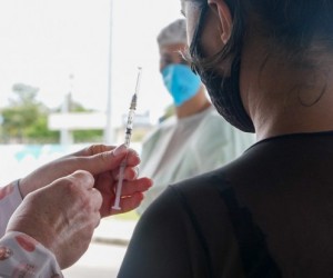 Vacinas contra Covid 19 e Influenza estão disponíveis
