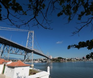 Ponte Hercílio Luz é reaberta após evento de aniversário 