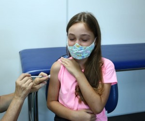 Florianópolis continua vacinação contra Covid-19 e Influenza 