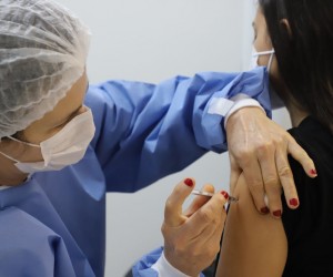 Vacinação contra Covid-19 e Influenza continua nesta sexta-feira, 3 de junho