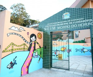 Muros e fachadas de escolas municipais são transformados na Capital