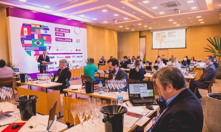 Disputa acirrada no Brazil Wine Challenge