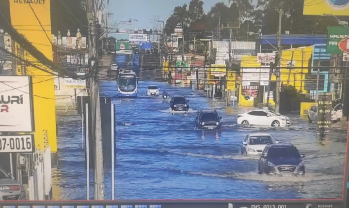 Prefeitura inicia ações para diminuir efeitos da maré alta