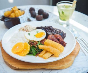 Feijoada é um dos sucessos do Osli Restaurante