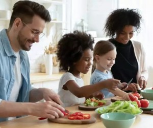 Alimentação em casa: o exemplo que passa dos pais para os filhos