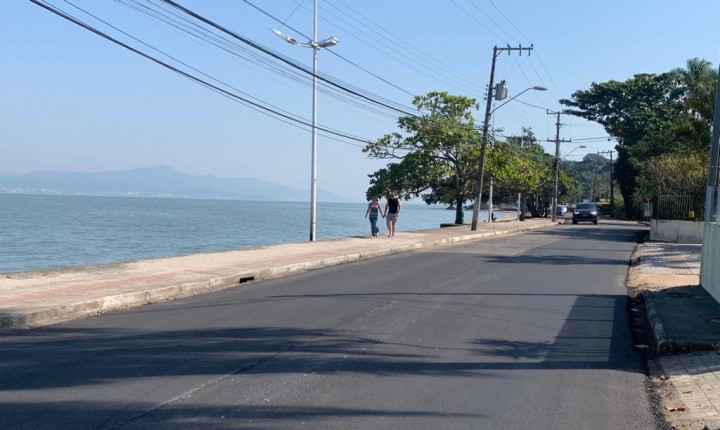 Melhorias são feitas na principal via do bairro