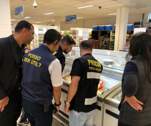 Procon da Capital apreende mais de 300 kg de mercadorias irregulares em supermercados do Norte da Ilha