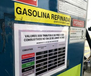 Procon realiza ação em postos de combustíveis da Capital