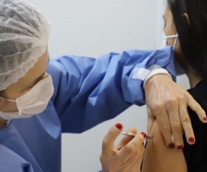 Vacinação contra Covid-19 e Influenza nesta sexta-feira, 29 