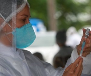 Vacinação  contra Covid-19 e Influenza continua nesta terça-feira, 2 de agosto