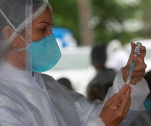 Vacinação contra Covid-19 e Influenza segue nesta quarta-feira 