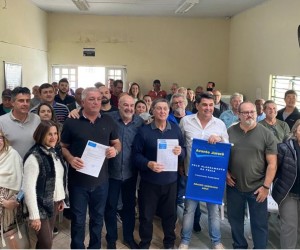 Topázio Neto recebe abaixo assinado e informa novidades  