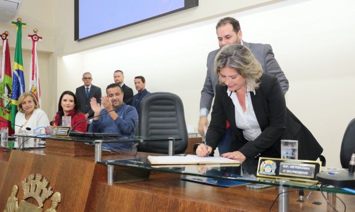 Câmara tem a primeira mulher presidente da história de Florianópolis