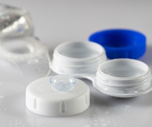 7 erros ao usar lentes de contato