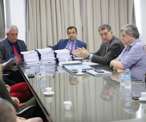 Prefeitura entrega texto de revisão para vereadores da Capital