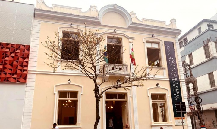 Casa da Literatura Catarinense é inaugurada na Capital