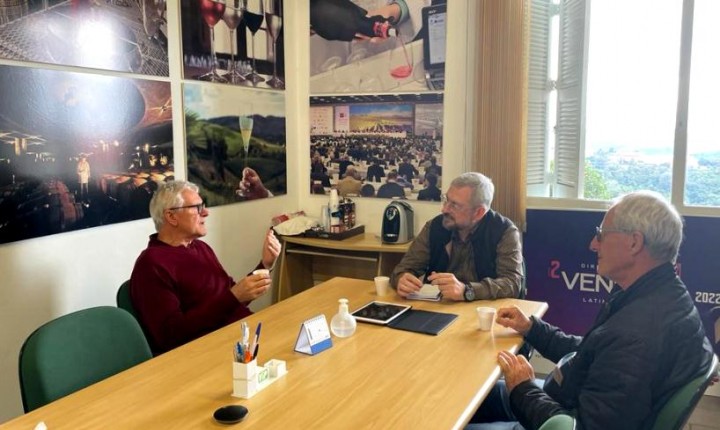A história da Avaliação Nacional de Vinhos em livro