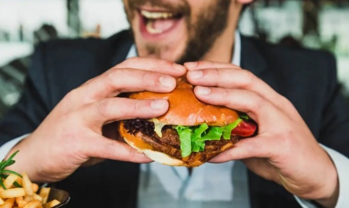 A relação entre alimentos ultraprocessados e câncer colorretal