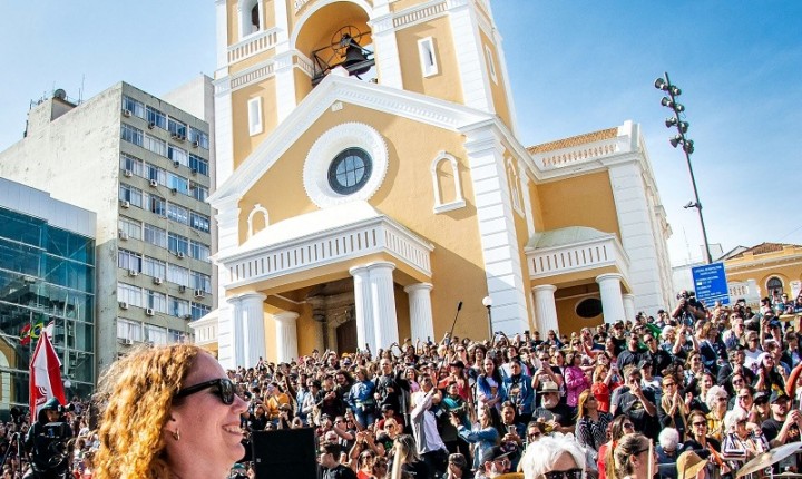Orquestra de Baterias e Feira de Cascaes movimentaram esse domingo