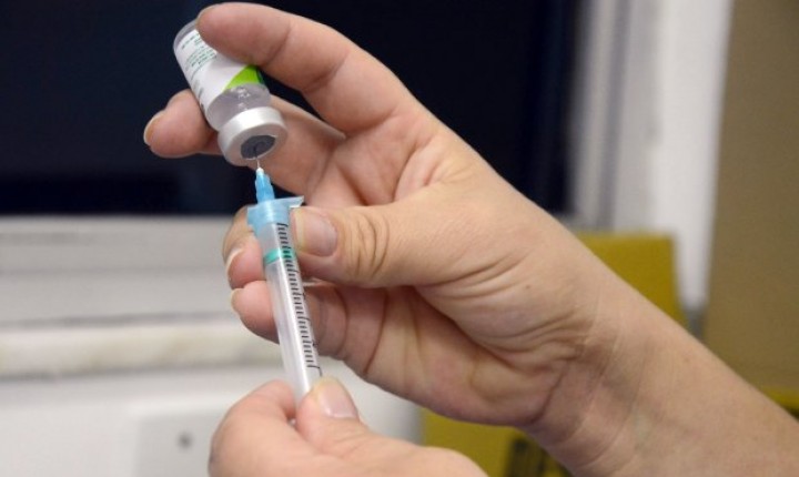 Vacinas contra Covid-19, Influenza e do calendário serão aplicadas nesta terça-feira