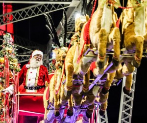 Ponte Hercílio Luz recebe parada de Natal
