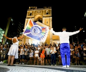 Escolas de samba desfilam no Centro da cidade neste final de semana