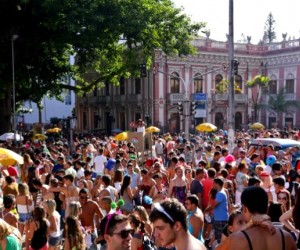 Carnaval de rua terá shows nacionais gratuitos e bloquinhos 