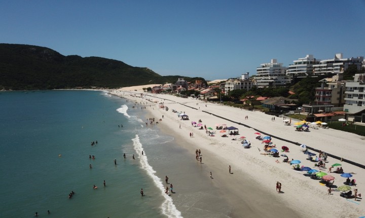 Alargamento da praia dos Ingleses avança 