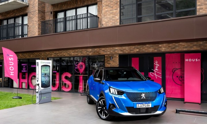 Peugeot anuncia parceria para compartilhamento de elétricos 