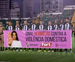 Futebol traz a campo apoio às mulheres