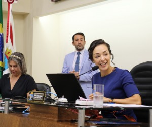 Mulheres comandam sessão ordinária da Câmara