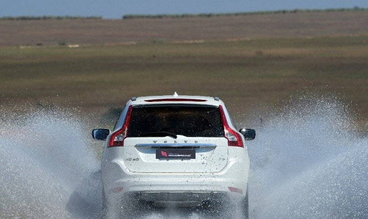 Pneus em dia evitam acidentes em época de grandes chuvas