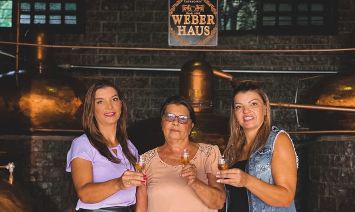 Mulheres conquistam o universo das cachaças