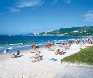 TCE suspende edital para alargamento da praia de Jurerê; PMF responde