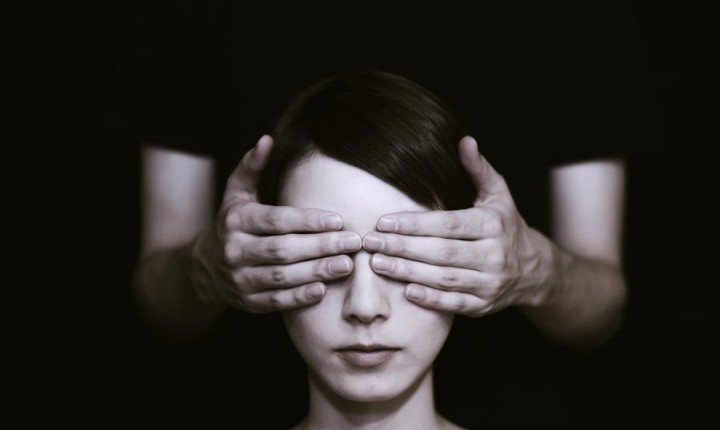 Mês é dedicado ao combate à cegueira