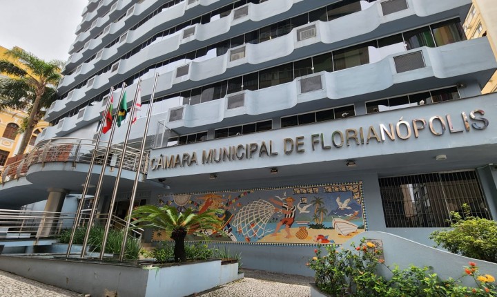 Atualização: Liminar foi revogada. Votação acontece ainda hoje