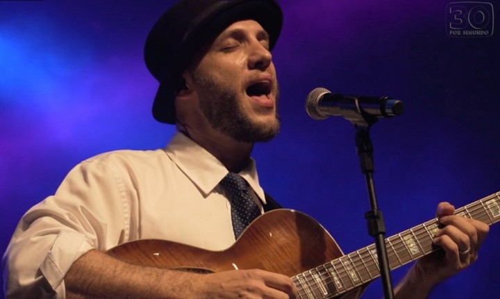 A versatilidade musical de Felipe Coelho