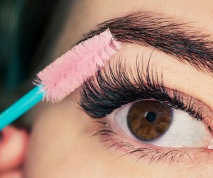 Alongamento de cílios: cuidado com as ciladas