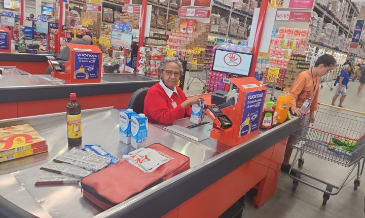 Grupo atacadista realiza campanha para contratação de pessoas 50+