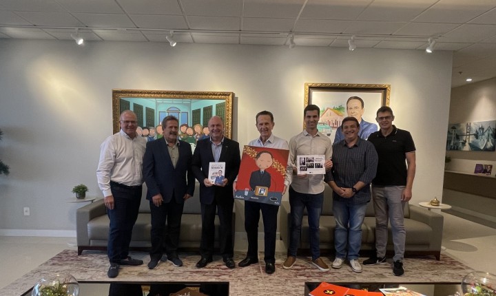 Antônio Koerich recebe homenagem do CDL