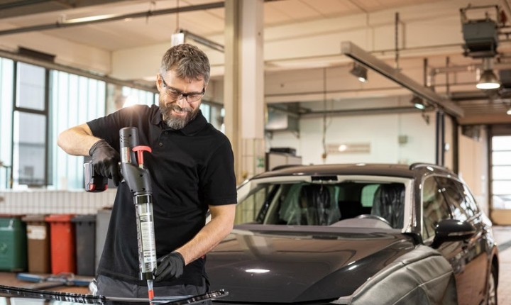 Saiba quando o dano no para-brisa é caso de troca ou reparo