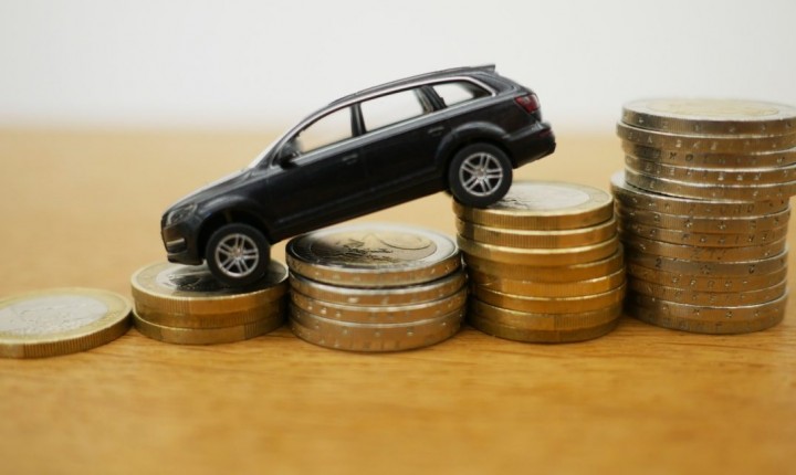 Financiamentos de veículos recuam 19% em abril