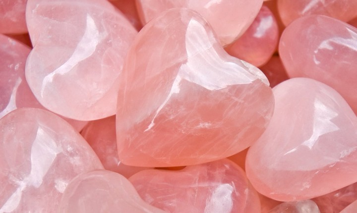 Saiba como utilizar pedras e cristais para atrair o amor